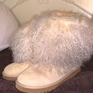 Ugg boots. Size 9. Light tan with white fur.
